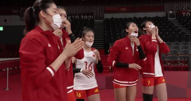 “盈”來轉(zhuǎn)運(yùn)！中國女排終于迎來首局勝利，李盈瑩立大功