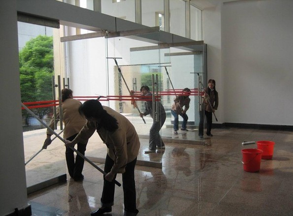 虎門保潔大樓開荒有哪一些程序？